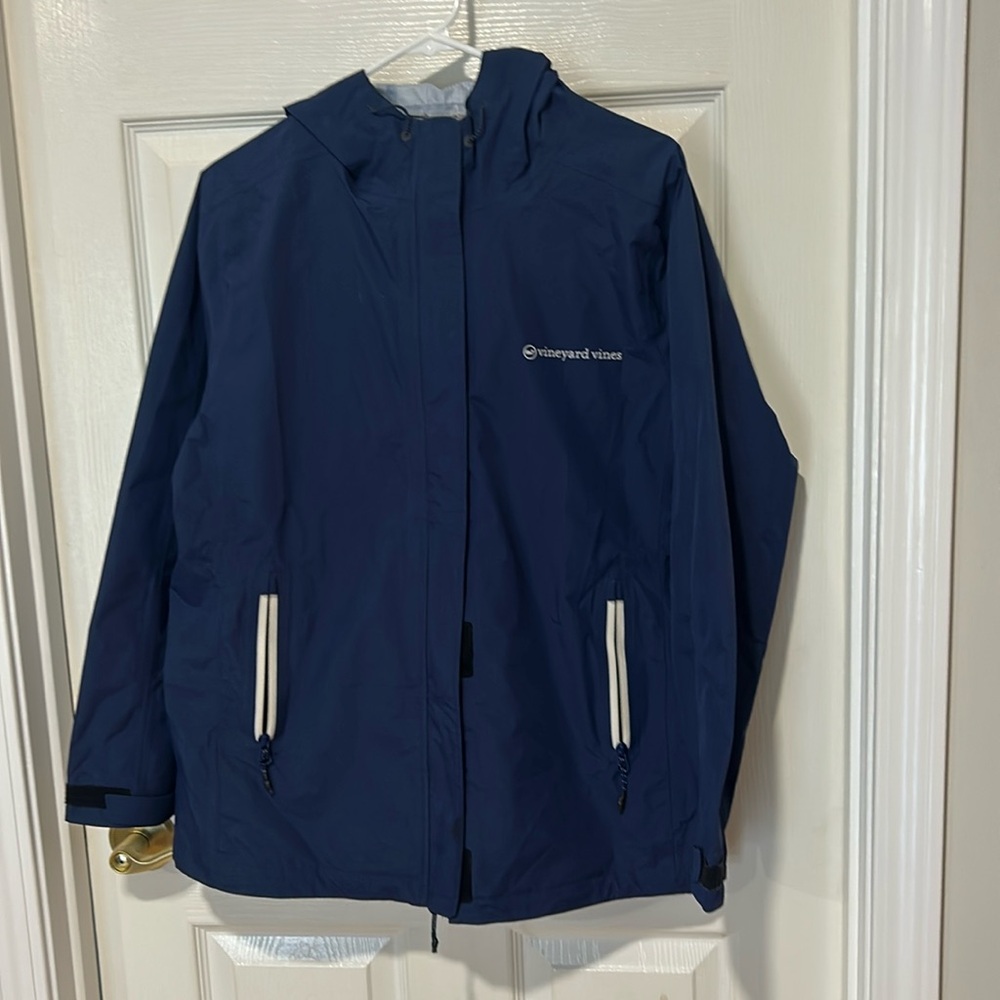 Vineyard Vines Women’s Raincoat size medium color medium